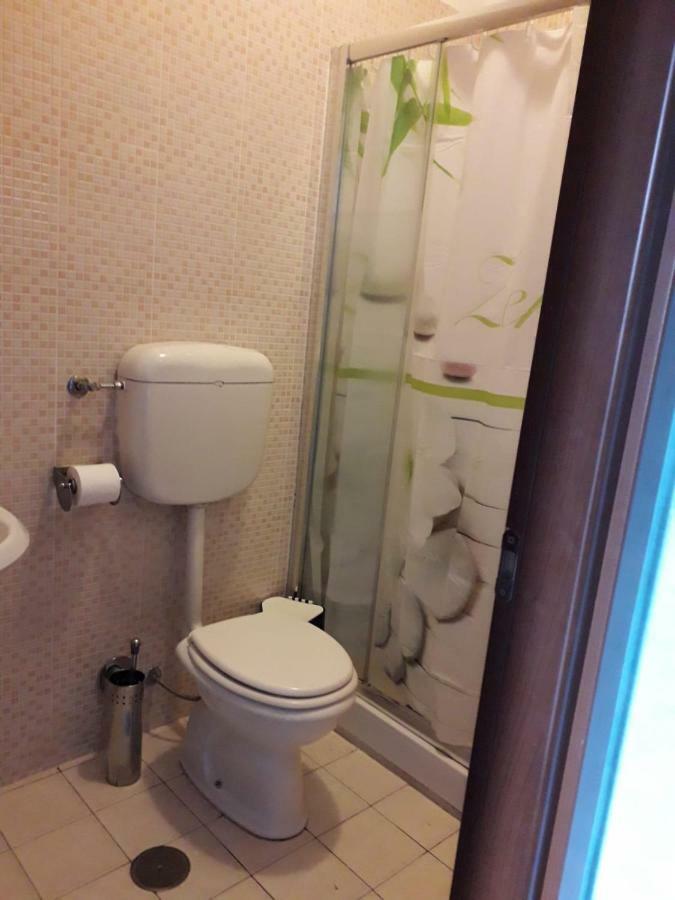 רומא Botel Inn מראה חיצוני תמונה