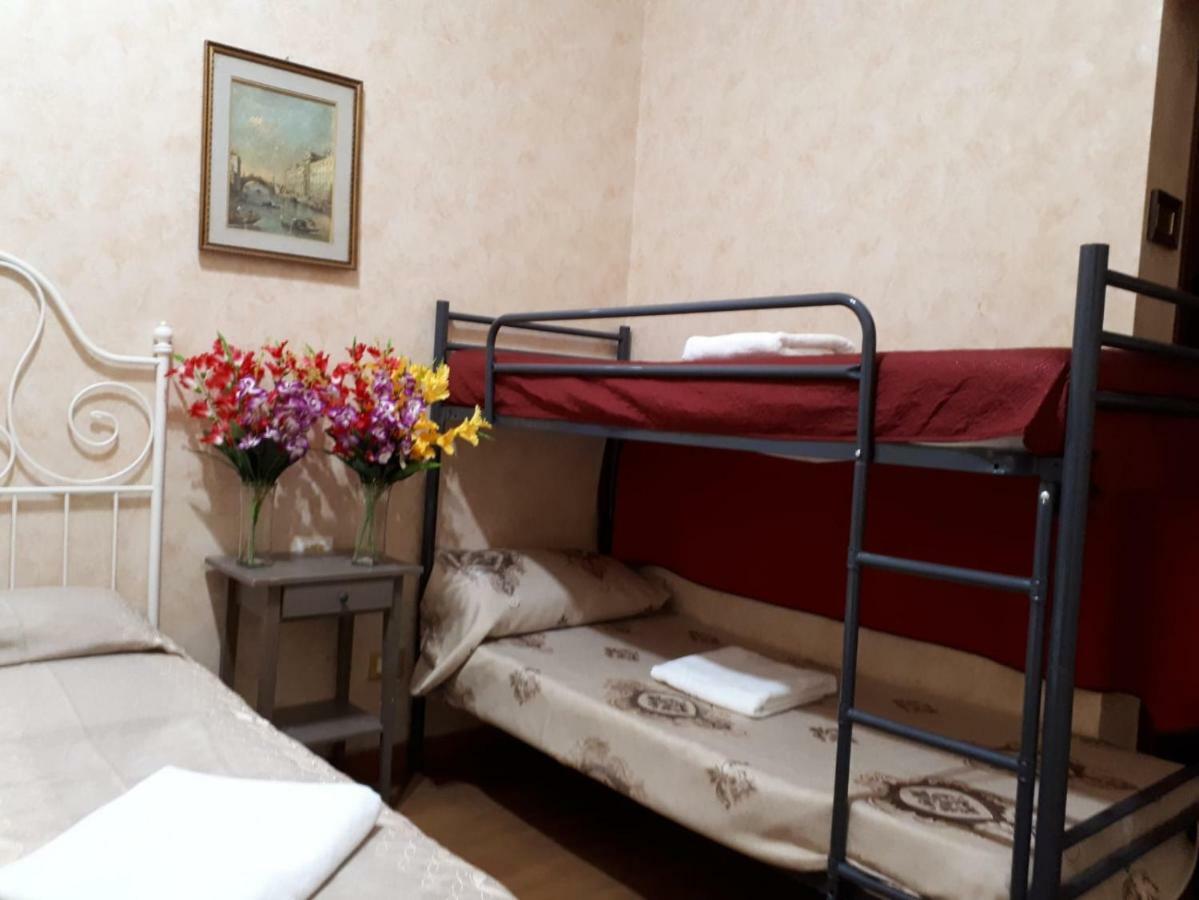 רומא Botel Inn מראה חיצוני תמונה