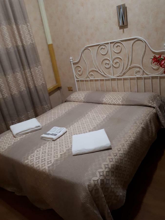רומא Botel Inn מראה חיצוני תמונה