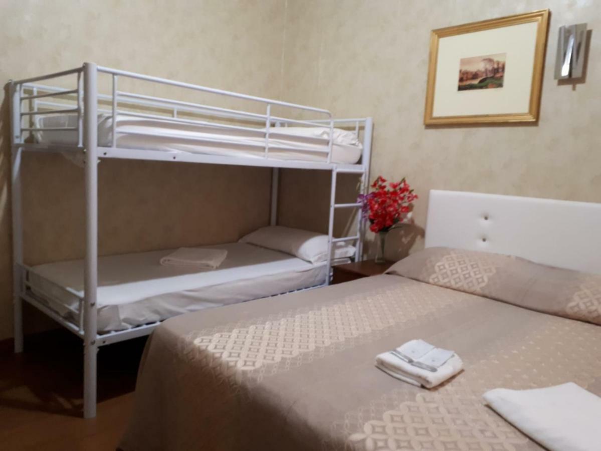 רומא Botel Inn מראה חיצוני תמונה